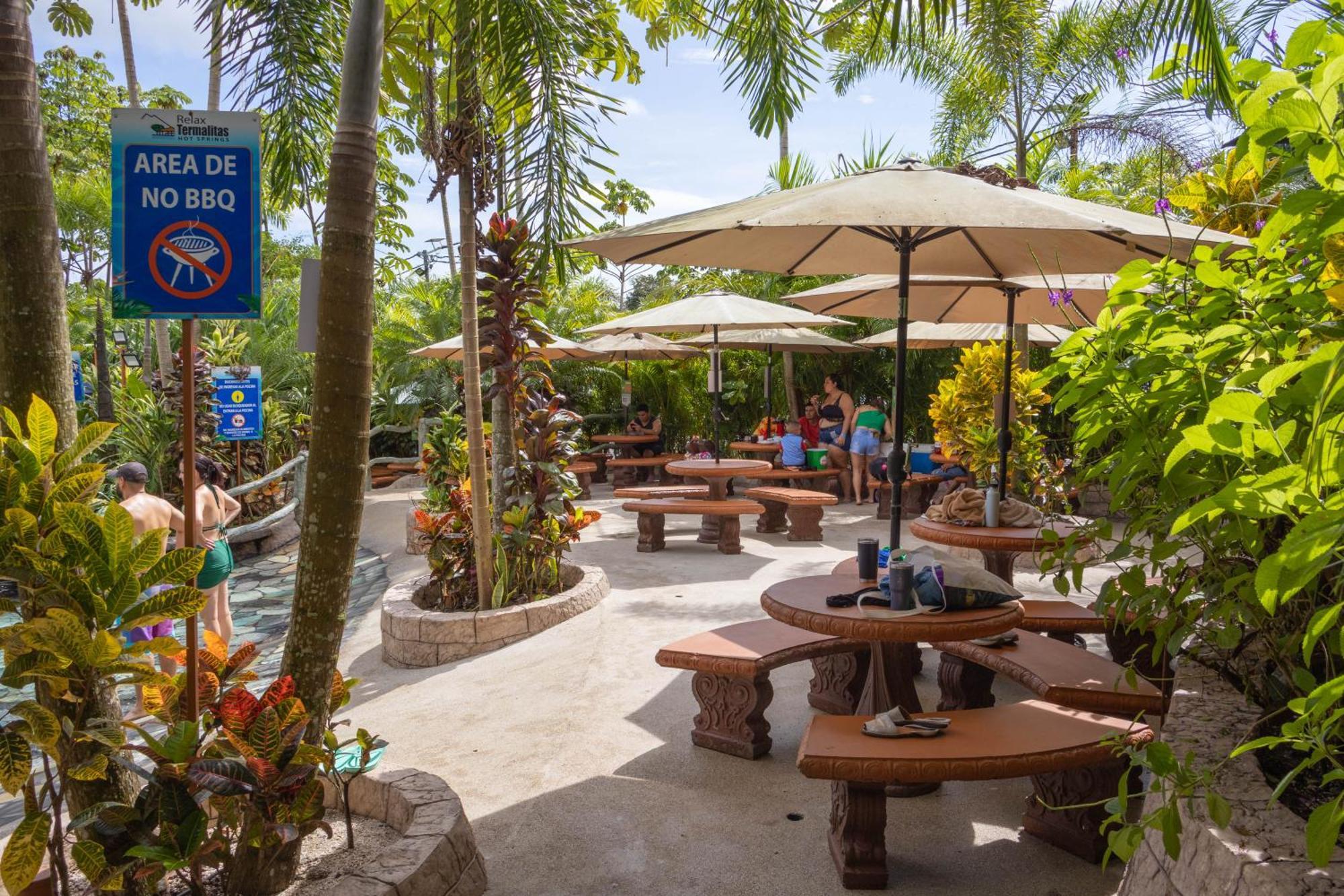 Hotel Relax Termalitas - Thermal Water La Fortuna Exterior foto